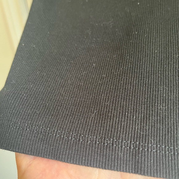 H&M | Ribbed fitted t-shirt - Picture 6 of 6